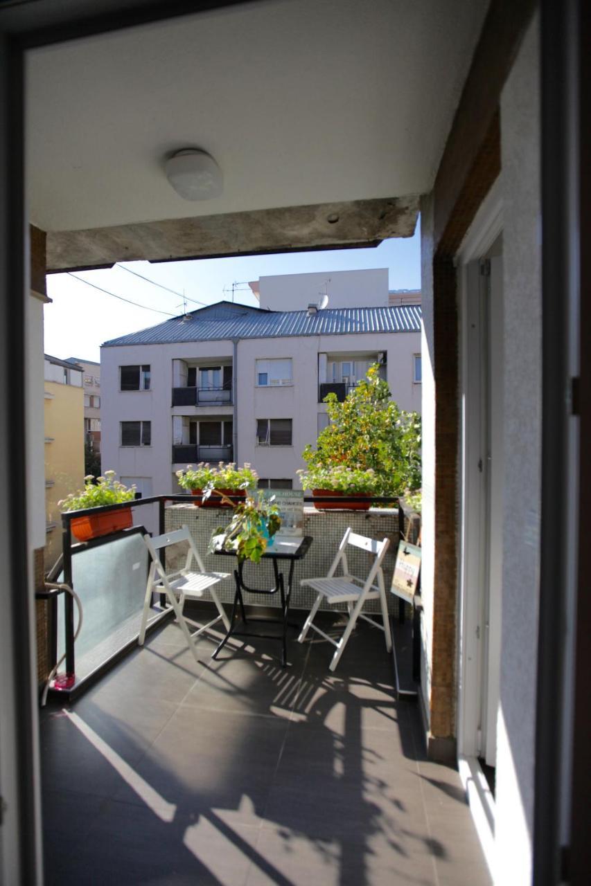 Brick Apartment On Macedonia Pedestrian Street Скопие Екстериор снимка