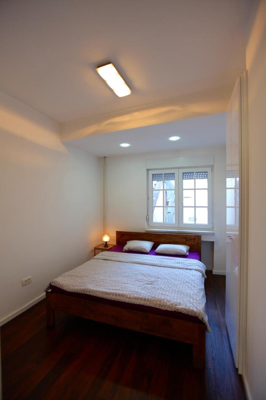 Brick Apartment On Macedonia Pedestrian Street Скопие Екстериор снимка